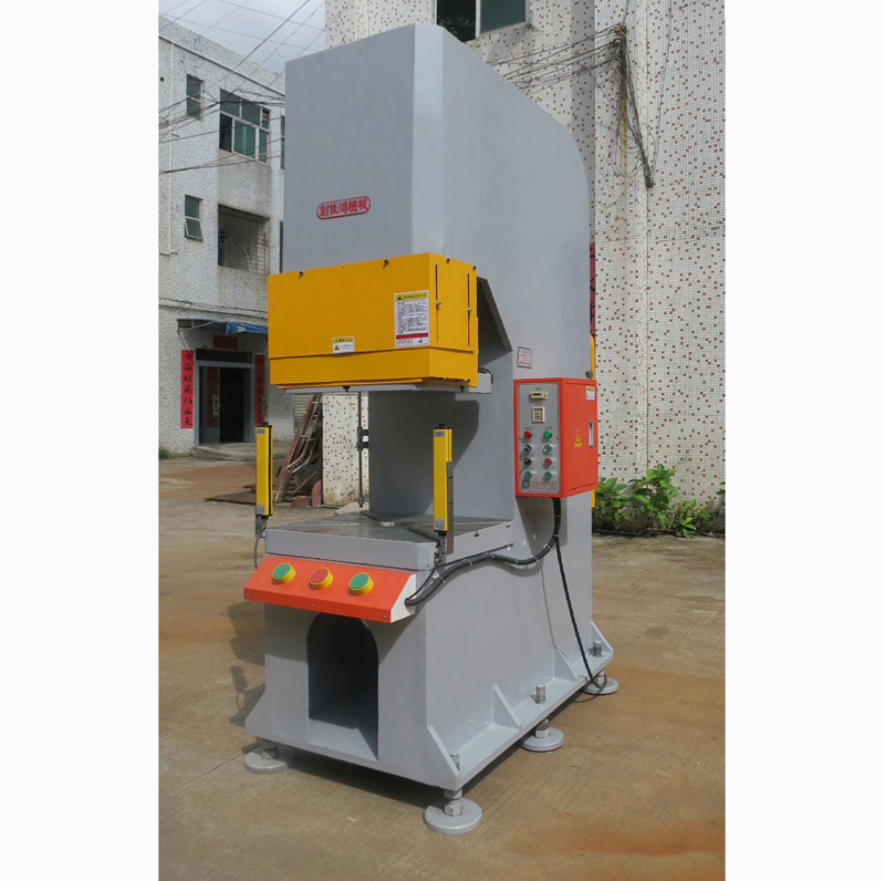 ������͉�����CHF104Bϵ��