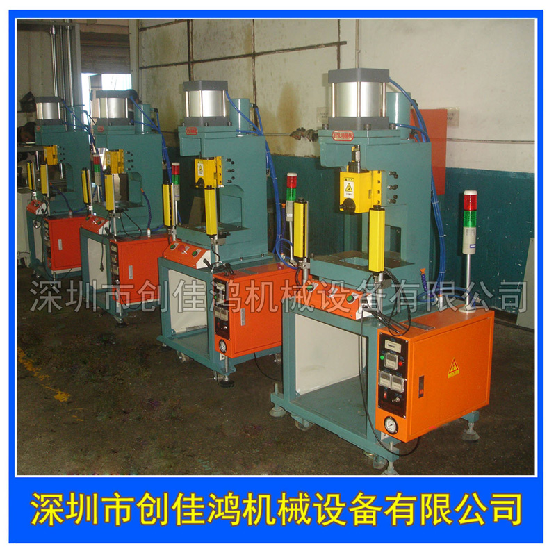 精密滑塊式氣動(dòng)沖床