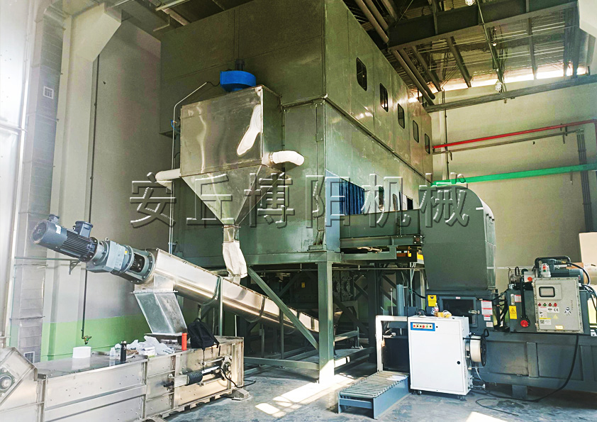 膨潤土全自動噸袋破袋機適用工況和行業(yè)是什么？